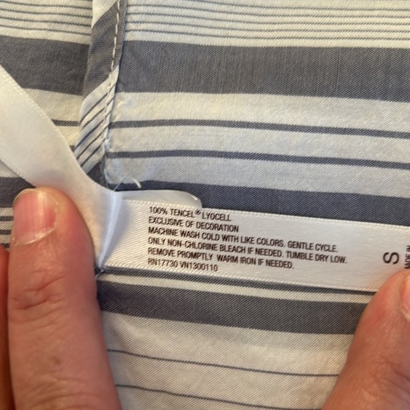 Gilligan & O'Malley Gray & White Striped V-Neck Boho Short Sleeve Top Size Small - Picture 6 of 6